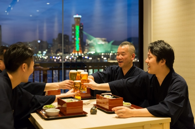 「神戸みなと温泉 蓮」が宴会に最適な理由とは？